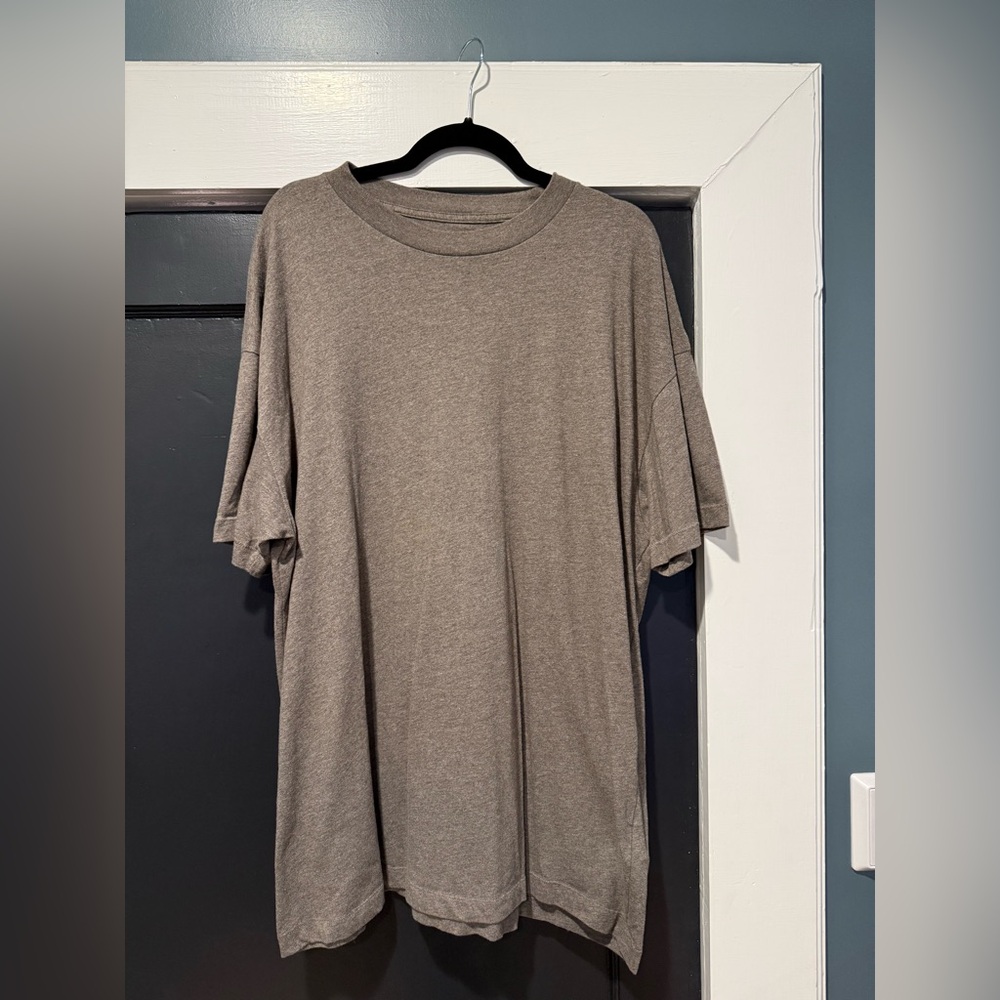 Men’s brown Abercrombie & Fitch “soft A&F essentials” t-shirt